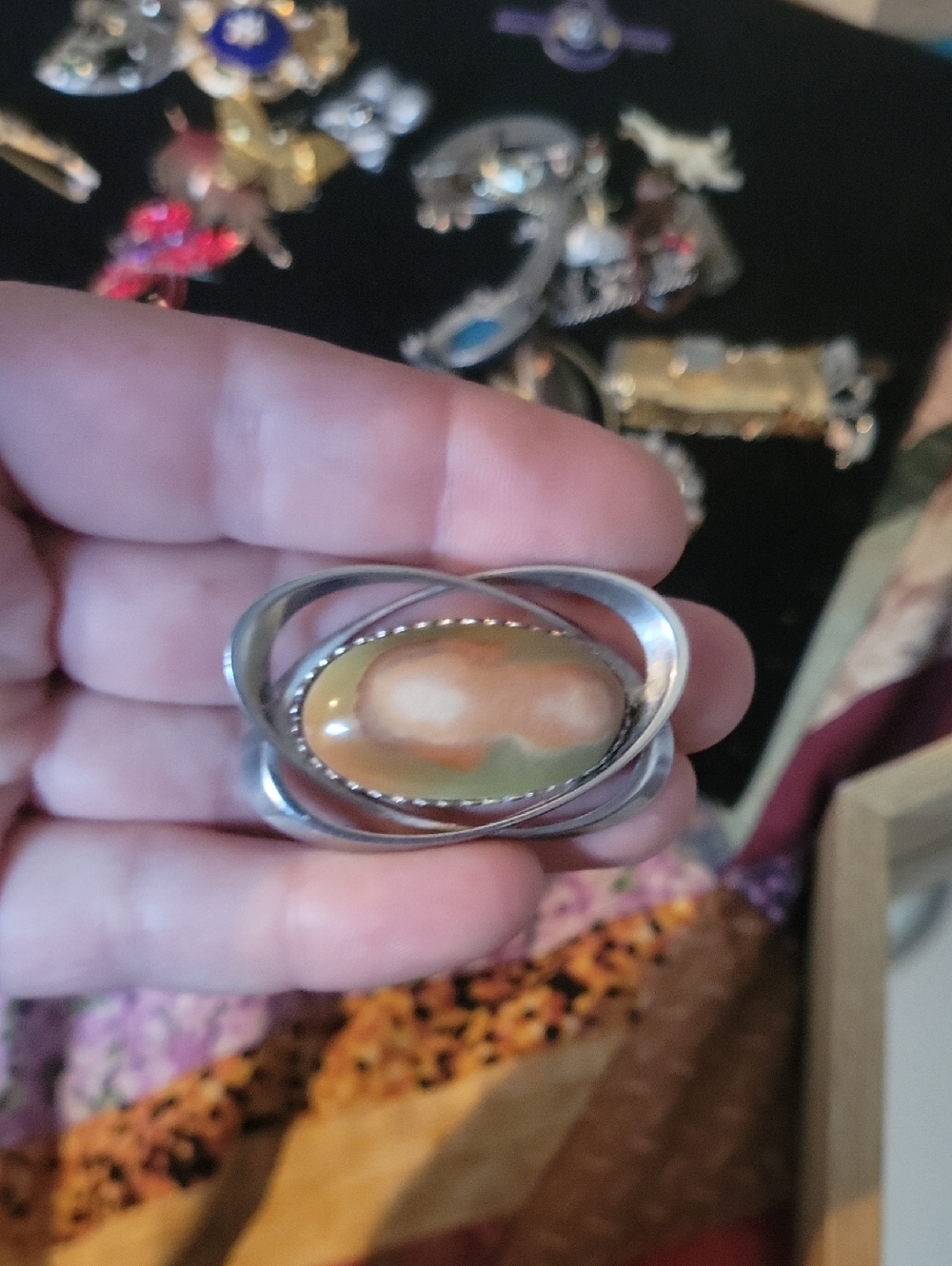 Silver Tone Multi-Tone Agate Oval Brooch - Green & Brown